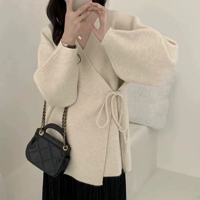 

V-neck Knitted Sweater 2023 Autumn Winte New Lantern Sleeve Lace Up Design Pullovers Temperament Solid Jumper Knitwear Lady Tops