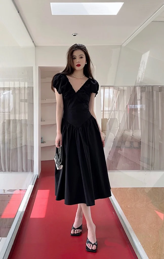 2023 Spring/Summer Fashion New Women's Clothing Double V-neck Pleated Waist Tight Dress 0801
2023 Spring/Summer Fashion New Women's Clothing Double V-neck Pleated Waist Tight Dress 0801