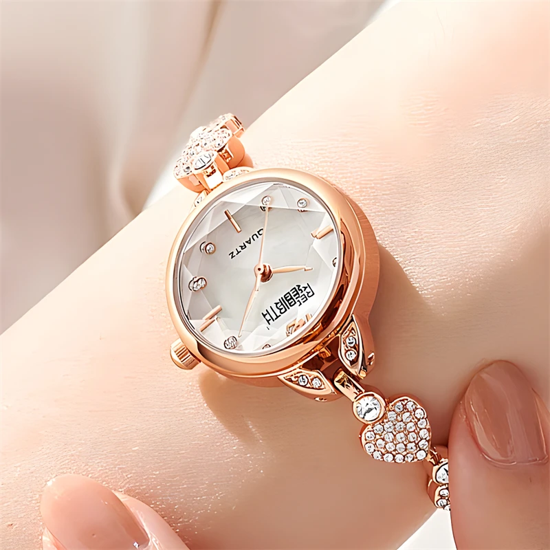 Женские кварцевые часы с браслетом под розовое золото
Женские кварцевые часы с браслетом под розовое золото