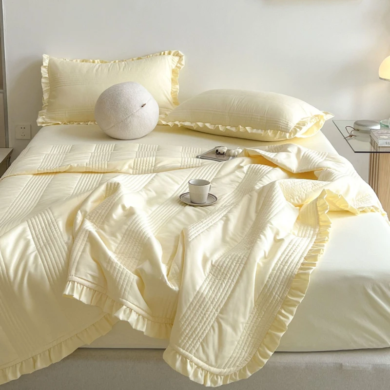 Washed yarn summer quilt four piece air conditioner quilt bed cover quilt blogger same style summer cool quilt summer thin quilt
Washed yarn summer quilt four piece air conditioner quilt bed cover quilt blogger same style summer cool quilt summer thin quilt