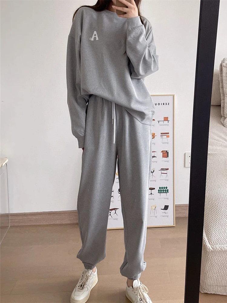 Casual Sport Female Pant Sets 2 Pcs Solid Long Sleeve O Neck Pullover Sweatshirt High Waist Trousers Two Piece Set For Women
Casual Sport Female Pant Sets 2 Pcs Solid Long Sleeve O Neck Pullover Sweatshirt High Waist Trousers Two Piece Set For Women
