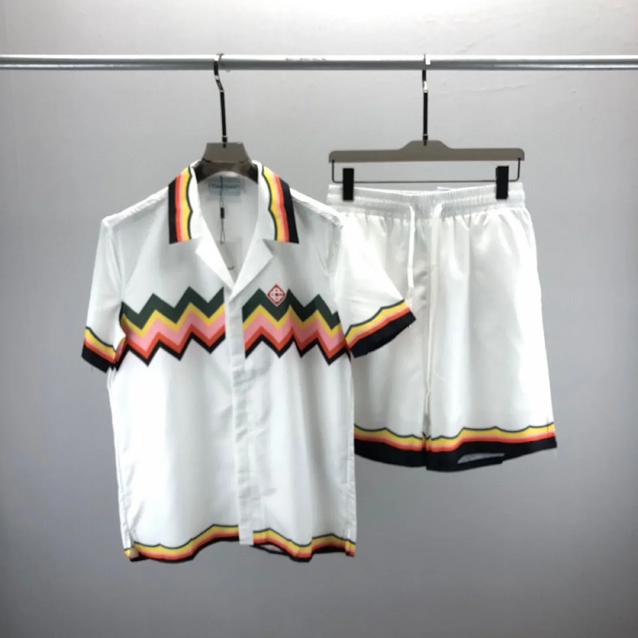 

2024 Summer High-quality Short-sleeved Shirt Set Colored stripes Print Pattern Shirts for Men Hawaiian Shirt Beach Fashion Brand