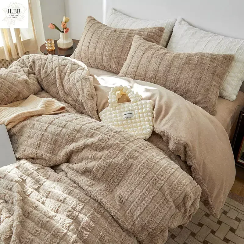 High-end Autumn Winter Queen Bedding Set Soft Warm Artificial Rabbit Velvet Bed Set Cozy King Size Duvet Cover Set with Sheets
High-end Autumn Winter Queen Bedding Set Soft Warm Artificial Rabbit Velvet Bed Set Cozy King Size Duvet Cover Set with Sheets