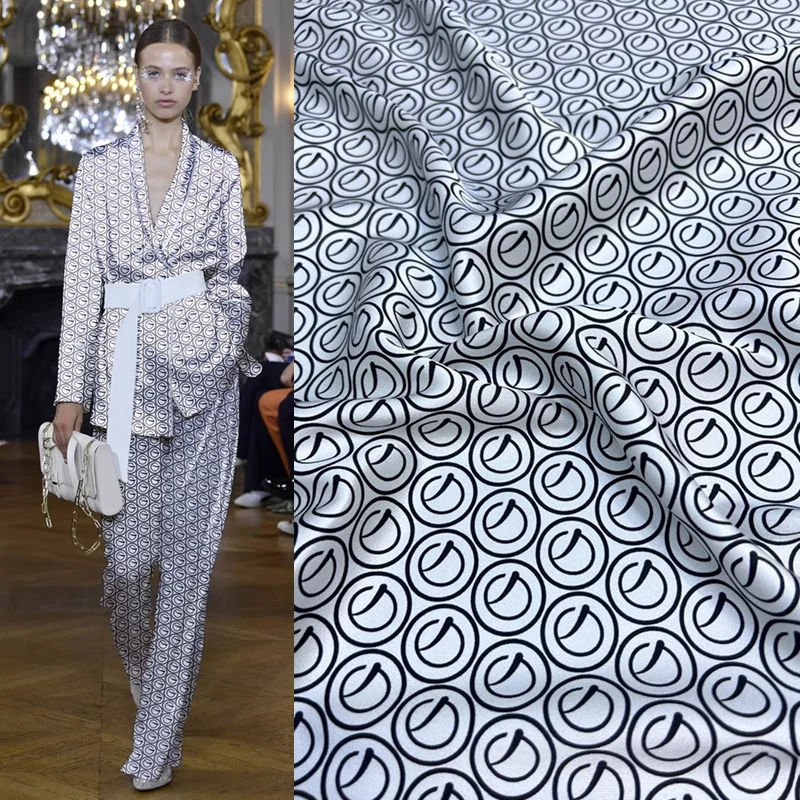 Классическая Новая модная брендовая Европейская американская Минималистичная стильная шелковая эластичная саржевая ткань для платья дизайнерская ткань Div
Классическая Новая модная брендовая Европейская американская Минималистичная стильная шелковая эластичная саржевая ткань для платья дизайнерская ткань Div