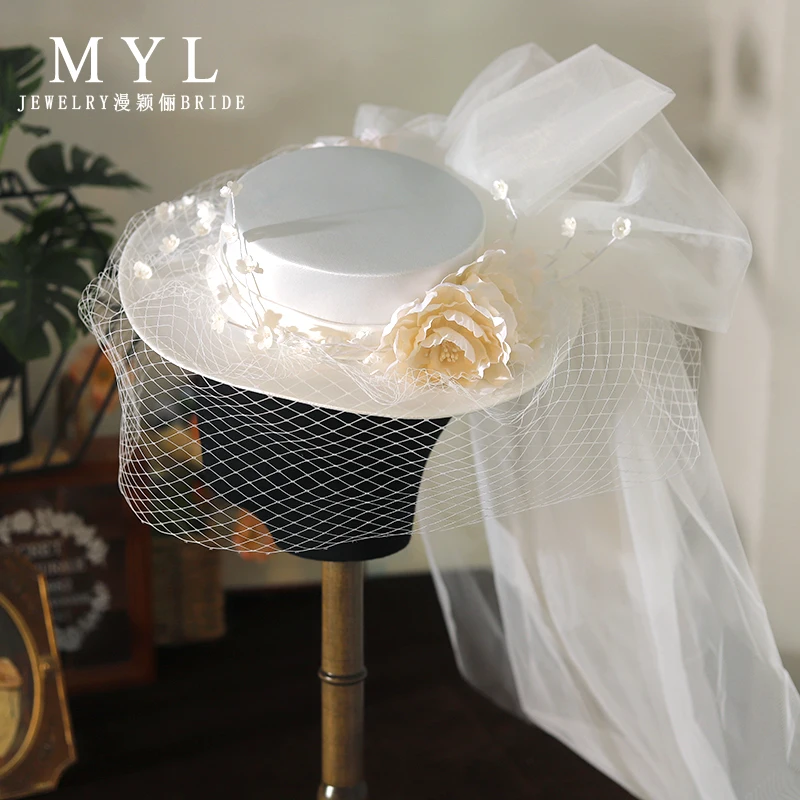 Оригинальный дизайн, белая атласная Свадебная шляпа для женщин, Цветочная фетровая шляпа с фаткой для лица, Коктейльная детская официальная шляпа для церковной фотосессии
Оригинальный дизайн, белая атласная Свадебная шляпа для женщин, Цветочная фетровая шляпа с фаткой для лица, Коктейльная детская официальная шляпа для церковной фотосессии