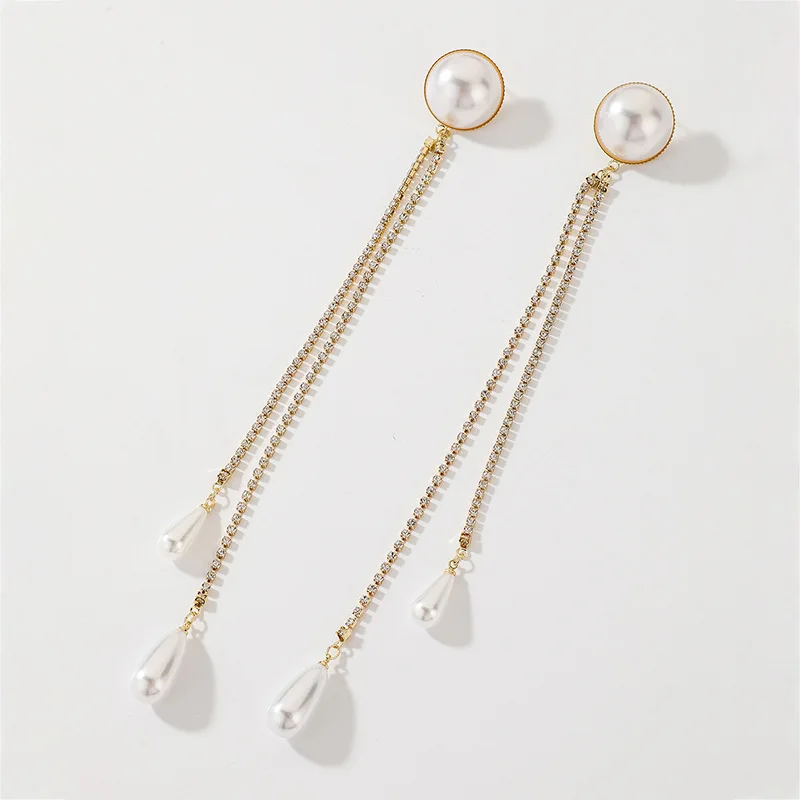 European and American Women Exaggerated Rhinestone Pearl Tassel Eardrops Ins Long Earrings
European and American Women Exaggerated Rhinestone Pearl Tassel Eardrops Ins Long Earrings