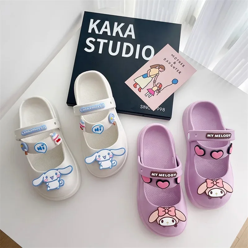 

2024 New Sanrio Hello Kitty Cinnamoroll Child Slippers Summer Boys Girls Cartoon Cute Soft Bottom Anti-slip Beach Sandals