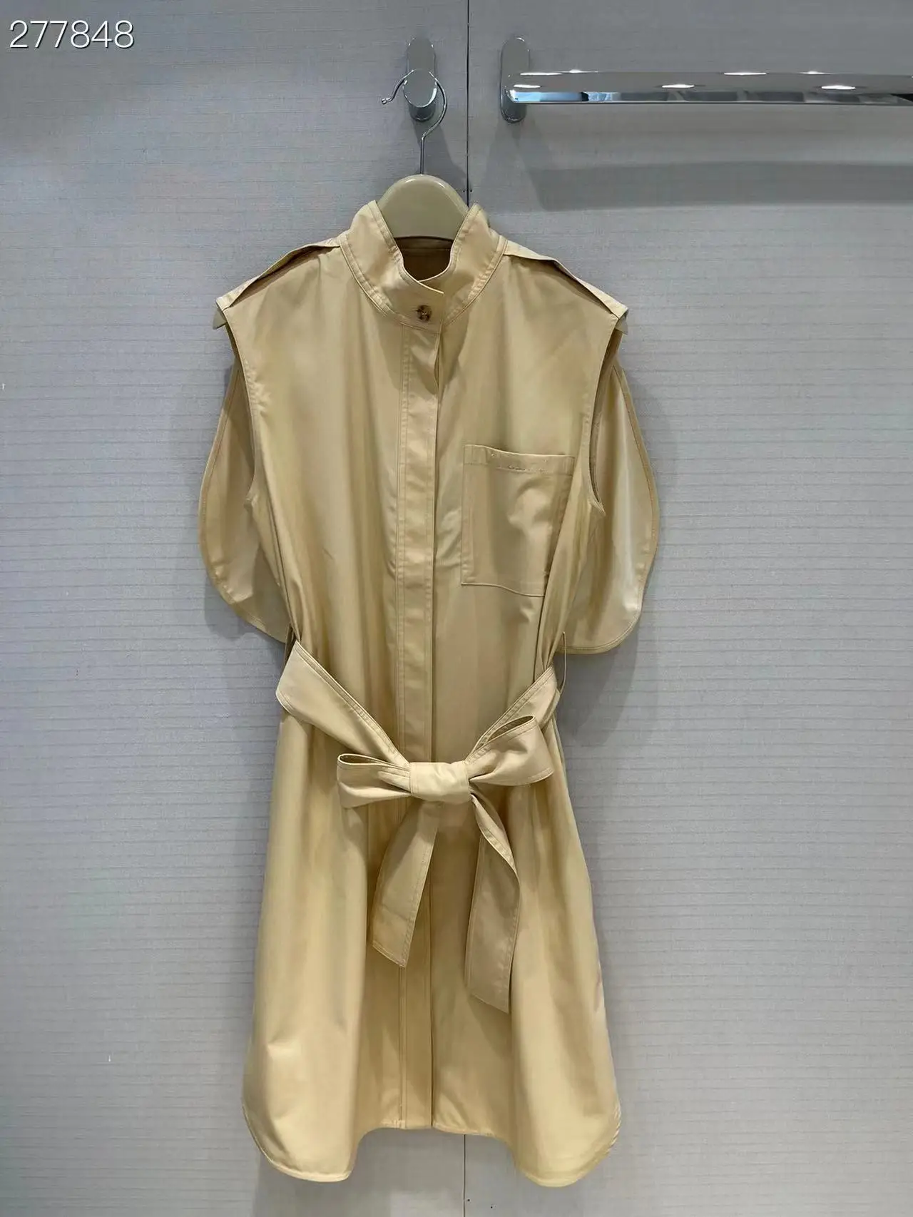 Fashion Runway 2022 Summer Vintage Shirt Dress Women Sleeveless Solid Belt High Quality Elegant Single Breasted Dresses
Fashion Runway 2022 Summer Vintage Shirt Dress Women Sleeveless Solid Belt High Quality Elegant Single Breasted Dresses