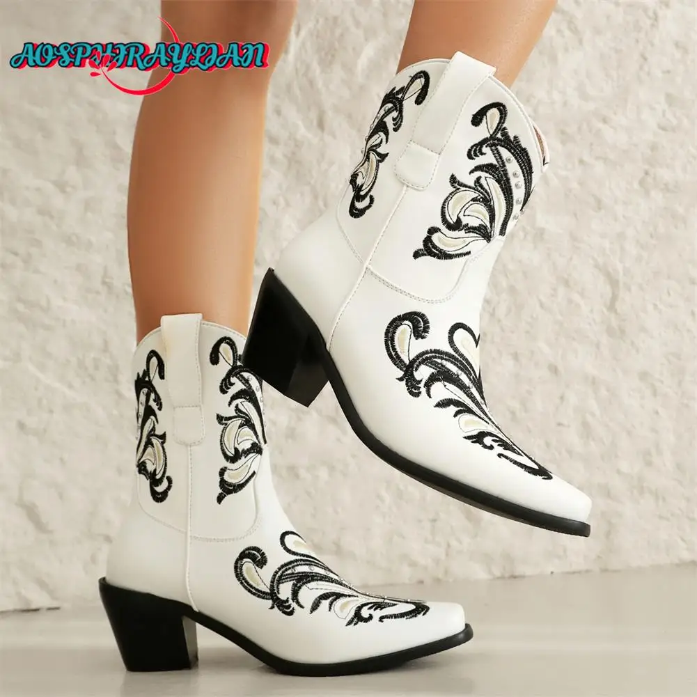 

Plus Size 46 Brand New Ladies Western Ankle Cowboy Boots Fashion Embroider Chunky High Heels women's Cowgirl Boots Casual Shoes