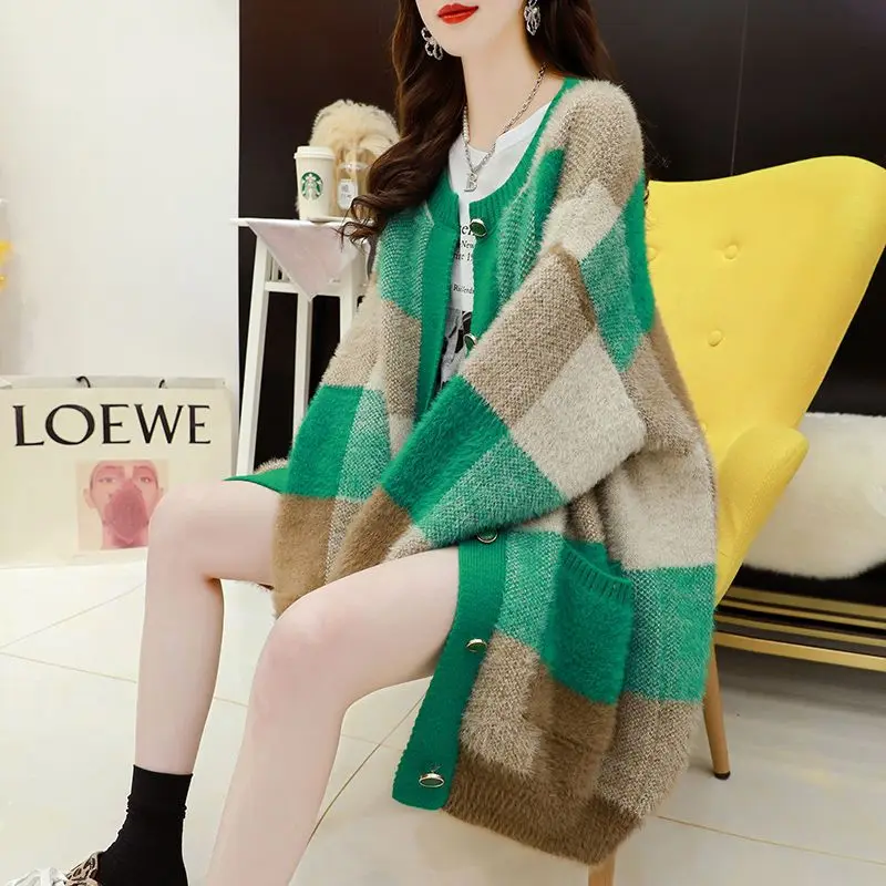 Women's large size loose casual sweater cardigan 2024 new Korean style mink-like wool fashion plaid coat wholesale 
Women's large size loose casual sweater cardigan 2024 new Korean style mink-like wool fashion plaid coat wholesale