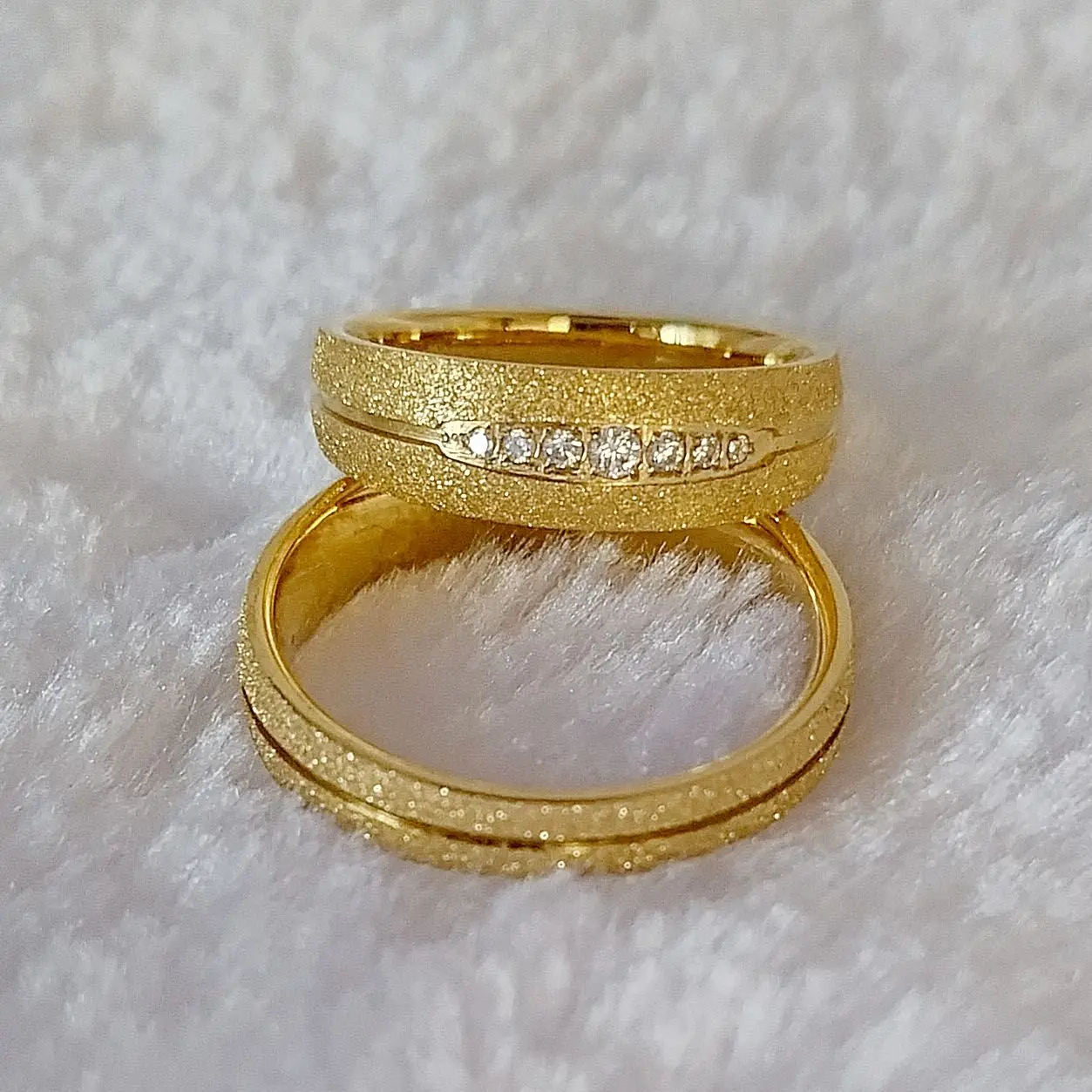 Unique His And Hers Wedding Ring Sets For Couples Designer 18k Gold Plated Stainless Steel Fashion Jewelry Lover's Promise Rings 
Unique His And Hers Wedding Ring Sets For Couples Designer 18k Gold Plated Stainless Steel Fashion Jewelry Lover's Promise Rings