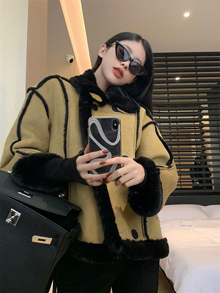 Green Suede Lamb Fur Plush Thickened Coat for Women Winter New Sheepskin Warm Parka Spliced Leather Jacket Wool Loose Overcoat
Green Suede Lamb Fur Plush Thickened Coat for Women Winter New Sheepskin Warm Parka Spliced Leather Jacket Wool Loose Overcoat