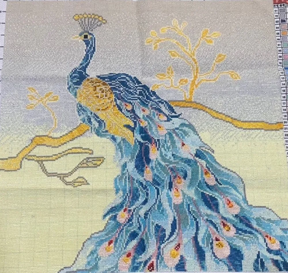 

(Finished product) Pure handmade cross stitch, now simple and luxurious, golden peacock 56 * 56cm