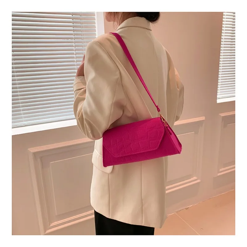 

Trendy Baguette Shoulder Bag New Korean Version of Simple Solid Color Small Square Shoulder Bag Casual Armpit Felt Shoulder Bag