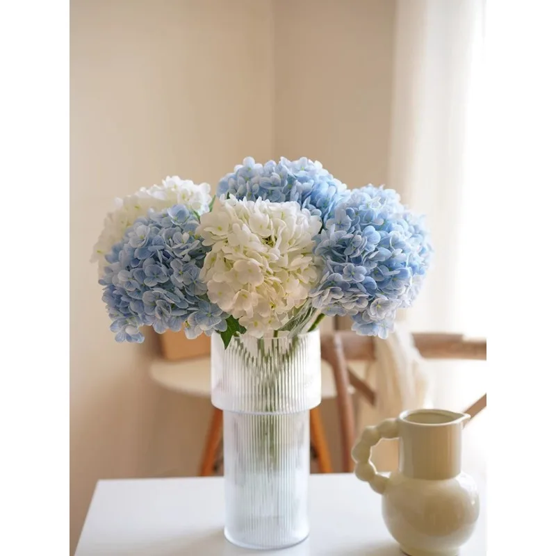 Silk Artificial Flower Embroidered Ball Bouquet Suitable for Family Gatherings Weddings Living Room Decoration Accessories
Silk Artificial Flower Embroidered Ball Bouquet Suitable for Family Gatherings Weddings Living Room Decoration Accessories