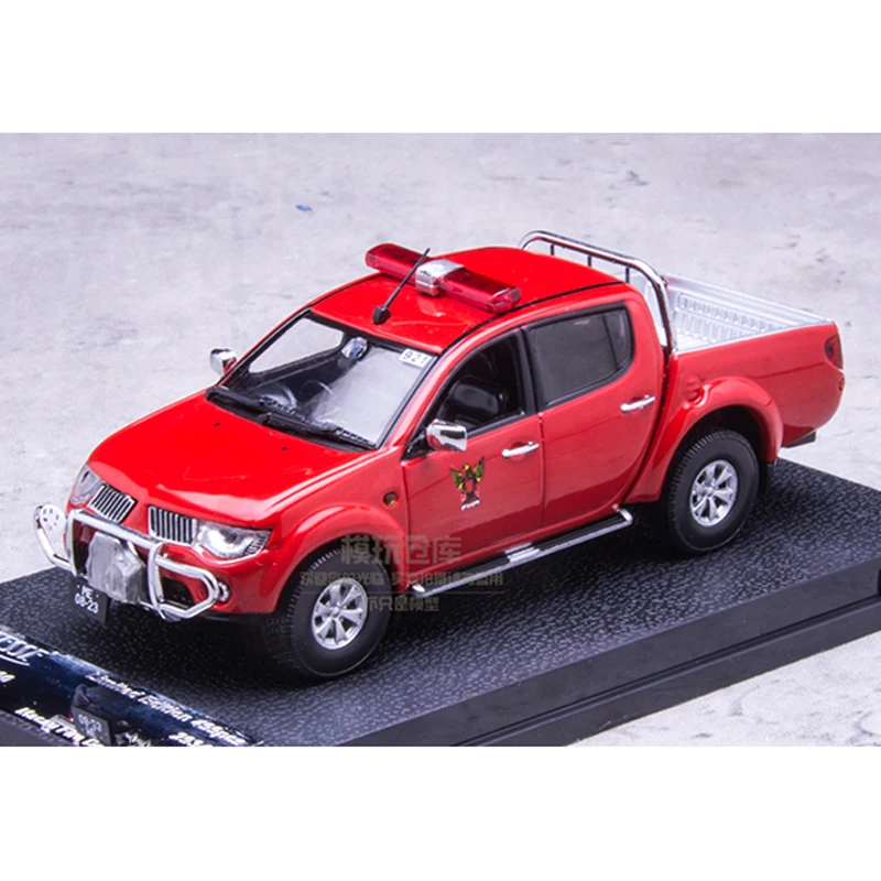 

1:43 Scale Diecast Alloy L200 Rescue Truck with Trailer Model Classics Nostalgia Adult Collection Toys Souvenir Gifts Display