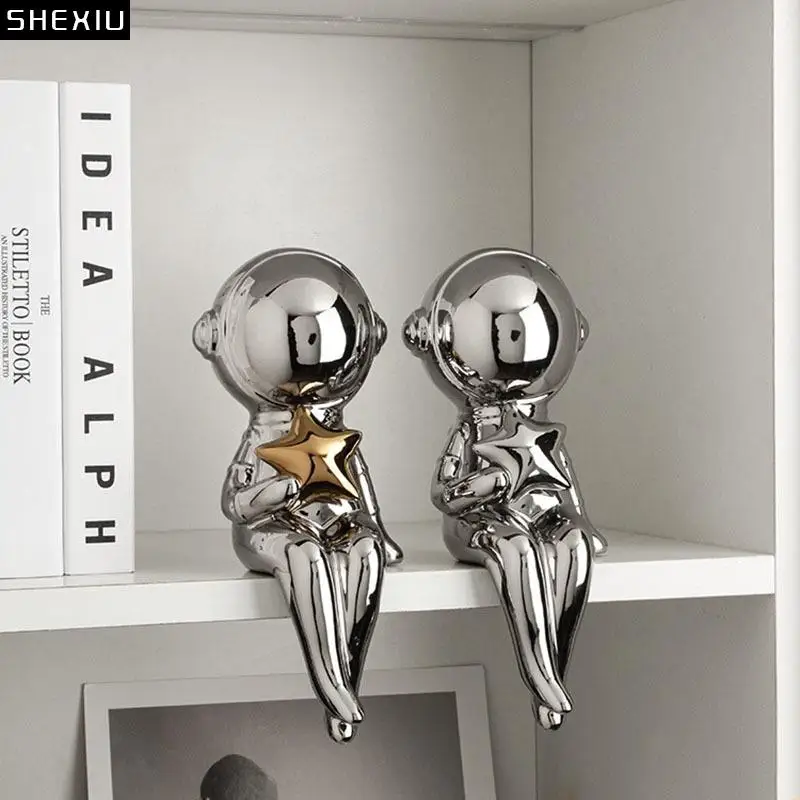 

Silver Cosmonaut Figures Sculpture Ceramic Crafts Desk Decoration Ornaments Living Room Decoration Furnishings Character Statue