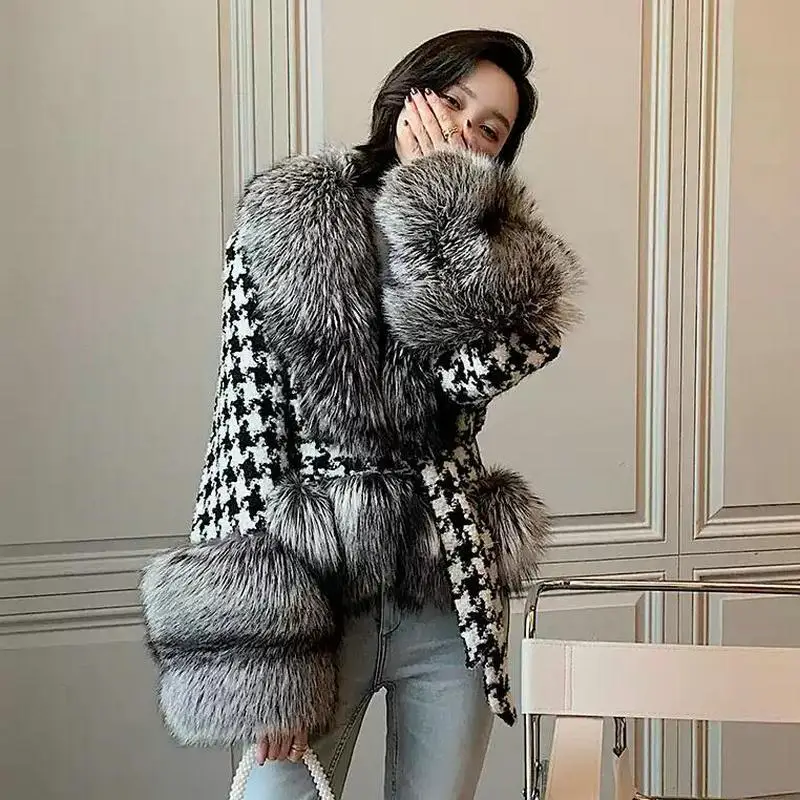 

Fox Fur Grass Coat Women Fluffy Jacket Short Checkered Double Faced Fleece Collar V-neck Small Fragrant Faux Fur Coat New