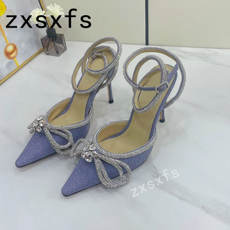 2022 Summer New Satin Crystal Bow Knot Thin High Heels Sandals Women Pointed Toe Buckle Strap Pumps Beand Sexy Party Dress Shoes
2022 Summer New Satin Crystal Bow Knot Thin High Heels Sandals Women Pointed Toe Buckle Strap Pumps Beand Sexy Party Dress Shoes