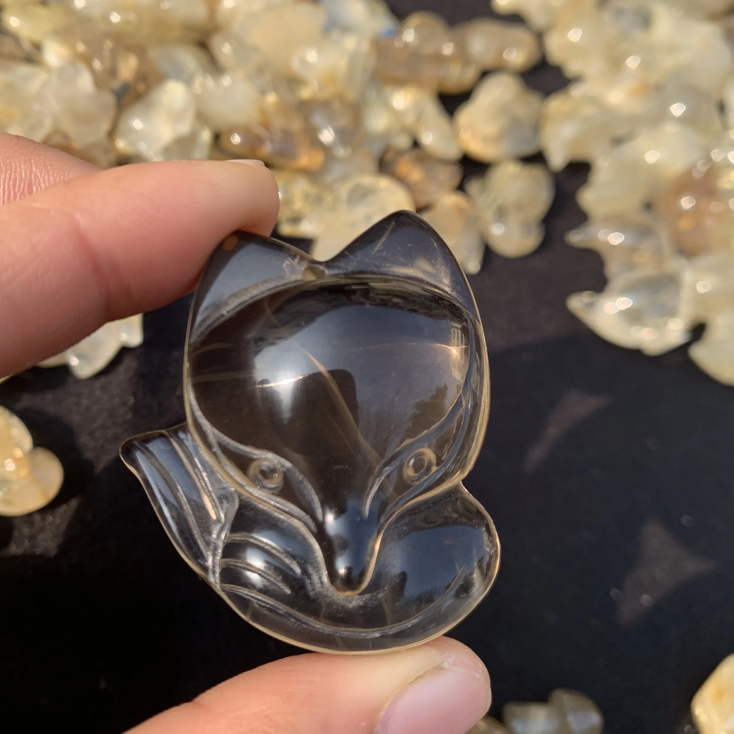 Натуральная Дымчатая кварцевая лиса с отверстием, животное, кварцевый кристалл, резная лиса для коллектора
Натуральная Дымчатая кварцевая лиса с отверстием, животное, кварцевый кристалл, резная лиса для коллектора