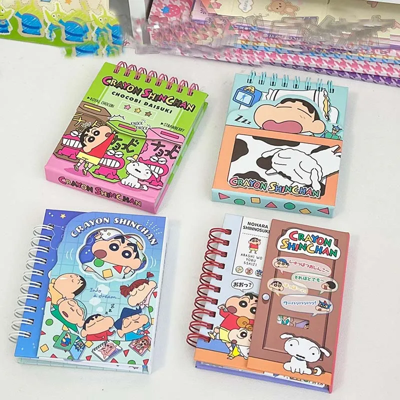 Crayon Shin chan мультфильм магнитная пряжка катушка книжка цветная страница записная книжка для студентов Милая ручная книга портативный ноутбук подарок для друзей
Crayon Shin chan мультфильм магнитная пряжка катушка книжка цветная страница записная книжка для студентов Милая ручная книга портативный ноутбук подарок для друзей
