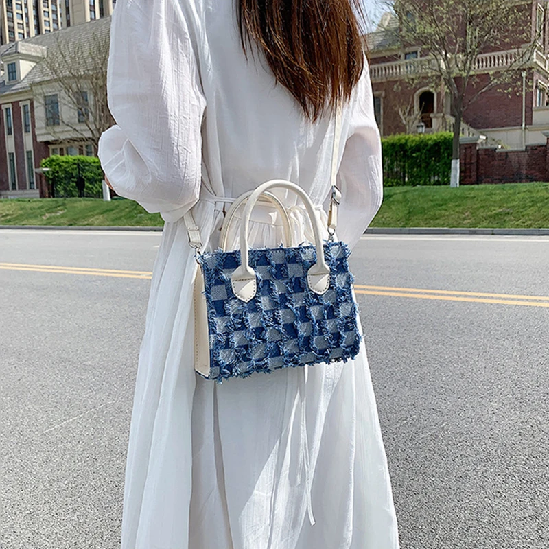 Lady Casual Personalized HandBag 2023 New Women Splicing Plaid Luxury Shoulder Bag Fashion Designer Trends Female Crossbody Bags
Lady Casual Personalized HandBag 2023 New Women Splicing Plaid Luxury Shoulder Bag Fashion Designer Trends Female Crossbody Bags