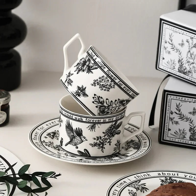 

High Quality Bone Porcelain Coffee Cups Vintage Ceramic Cups On-glazed Advanced Tea Cups And Saucers Sets Luxury Gifts tazas