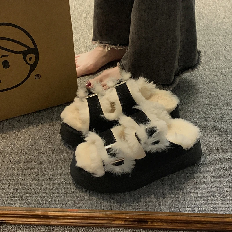 Women's Slippers for External Wear. 2023 Autumn and Winter New Fashion Belt Buckle Thick Bottom Plush Warm Mid Heel Shoes
Women's Slippers for External Wear. 2023 Autumn and Winter New Fashion Belt Buckle Thick Bottom Plush Warm Mid Heel Shoes