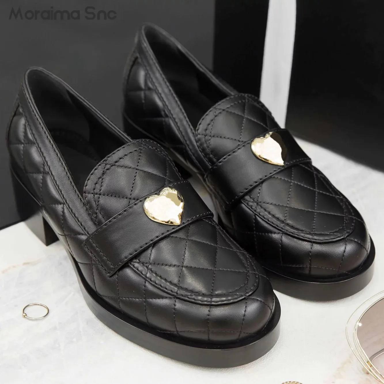 Love Buckle Black Diamond Loafers Round Toe Thick Heel Medium Heel Slip-On Casual Shoes Comfortable and Elegant Women's Shoes
Love Buckle Black Diamond Loafers Round Toe Thick Heel Medium Heel Slip-On Casual Shoes Comfortable and Elegant Women's Shoes