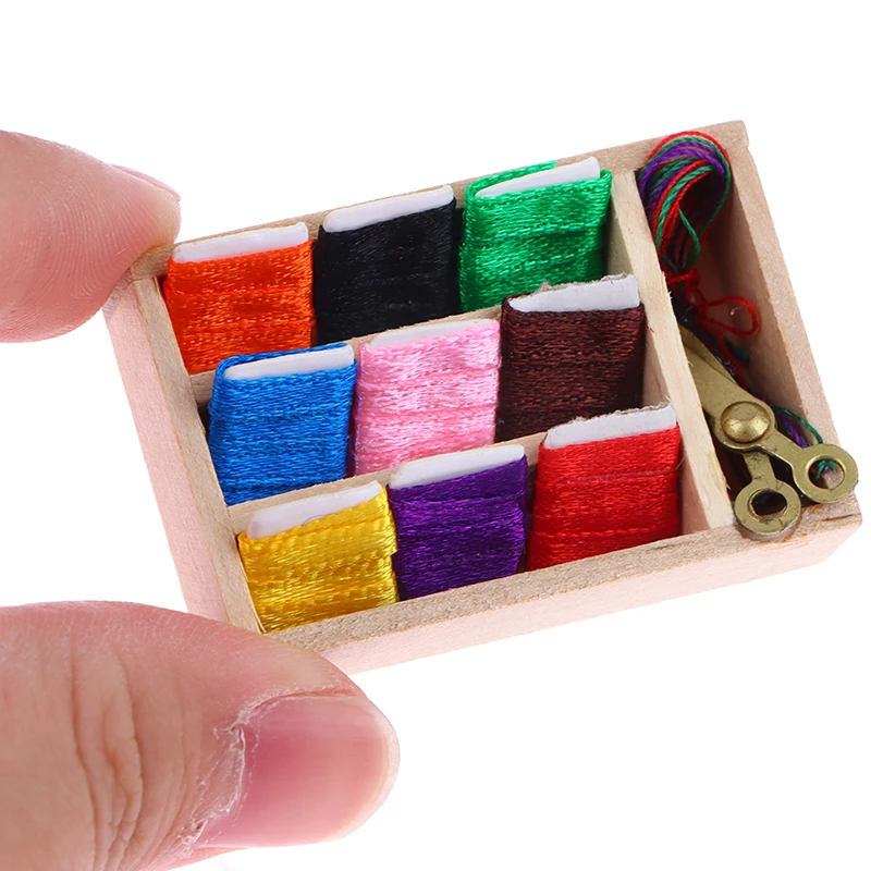 1/12 Dollhouse Miniature Sewing Box Mini Thread Scissors Ruler Toy for Doll House Accessories Decoration
1/12 Dollhouse Miniature Sewing Box Mini Thread Scissors Ruler Toy for Doll House Accessories Decoration