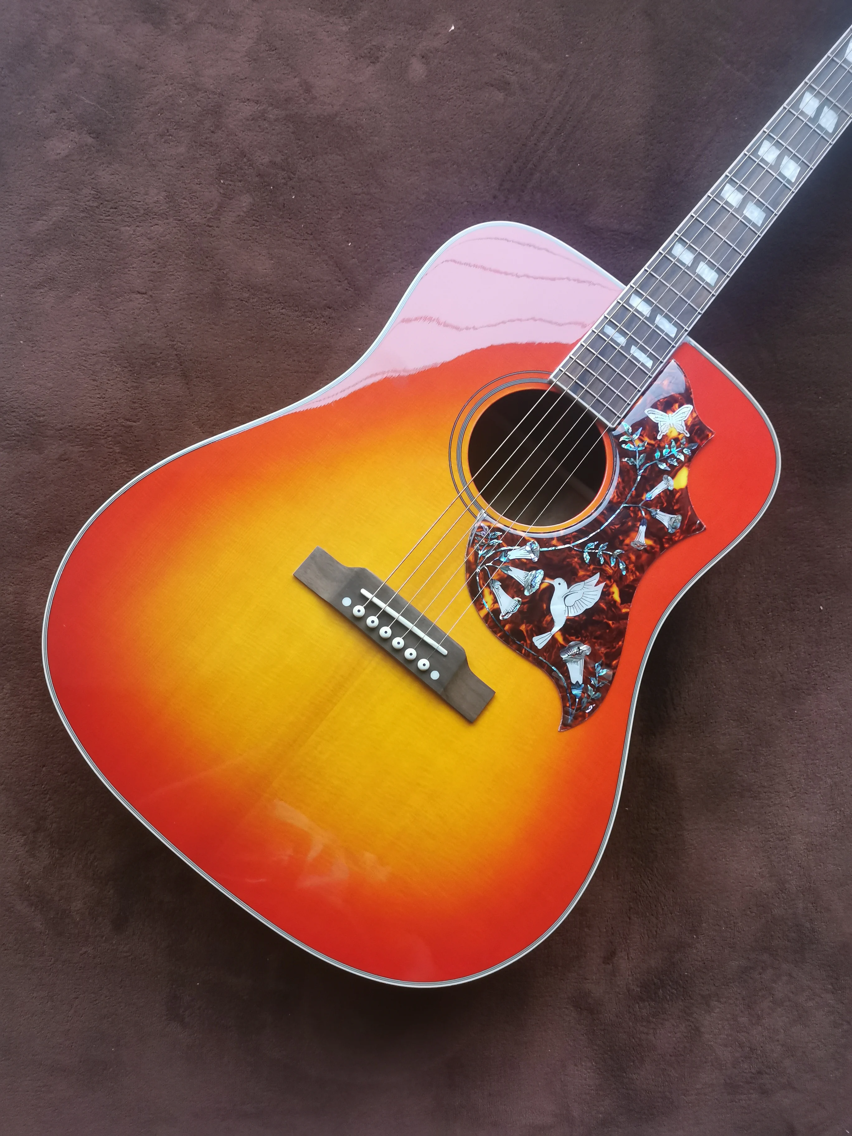41 inch Solid Wood Hummingbird Series Sunset Red Glow Acoustic Guitar
41 inch Solid Wood Hummingbird Series Sunset Red Glow Acoustic Guitar