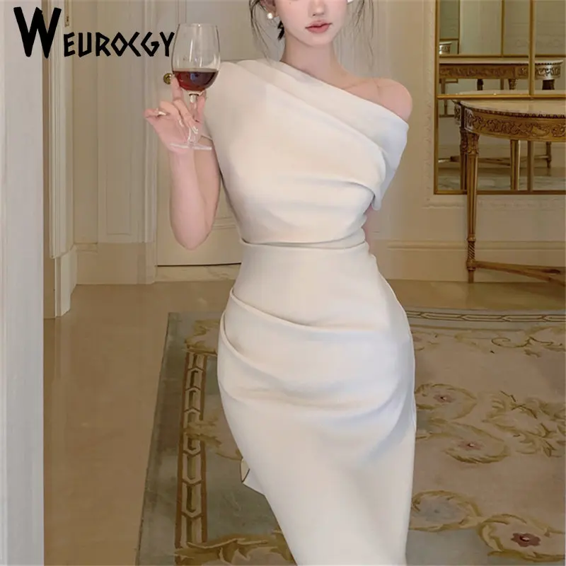 2023 Summer Korean Edition Fashion Satin One Shoulder Elegant Raglan Sleeve Slim Irregluar Reduce The Waist Folds Women Dress
2023 Summer Korean Edition Fashion Satin One Shoulder Elegant Raglan Sleeve Slim Irregluar Reduce The Waist Folds Women Dress