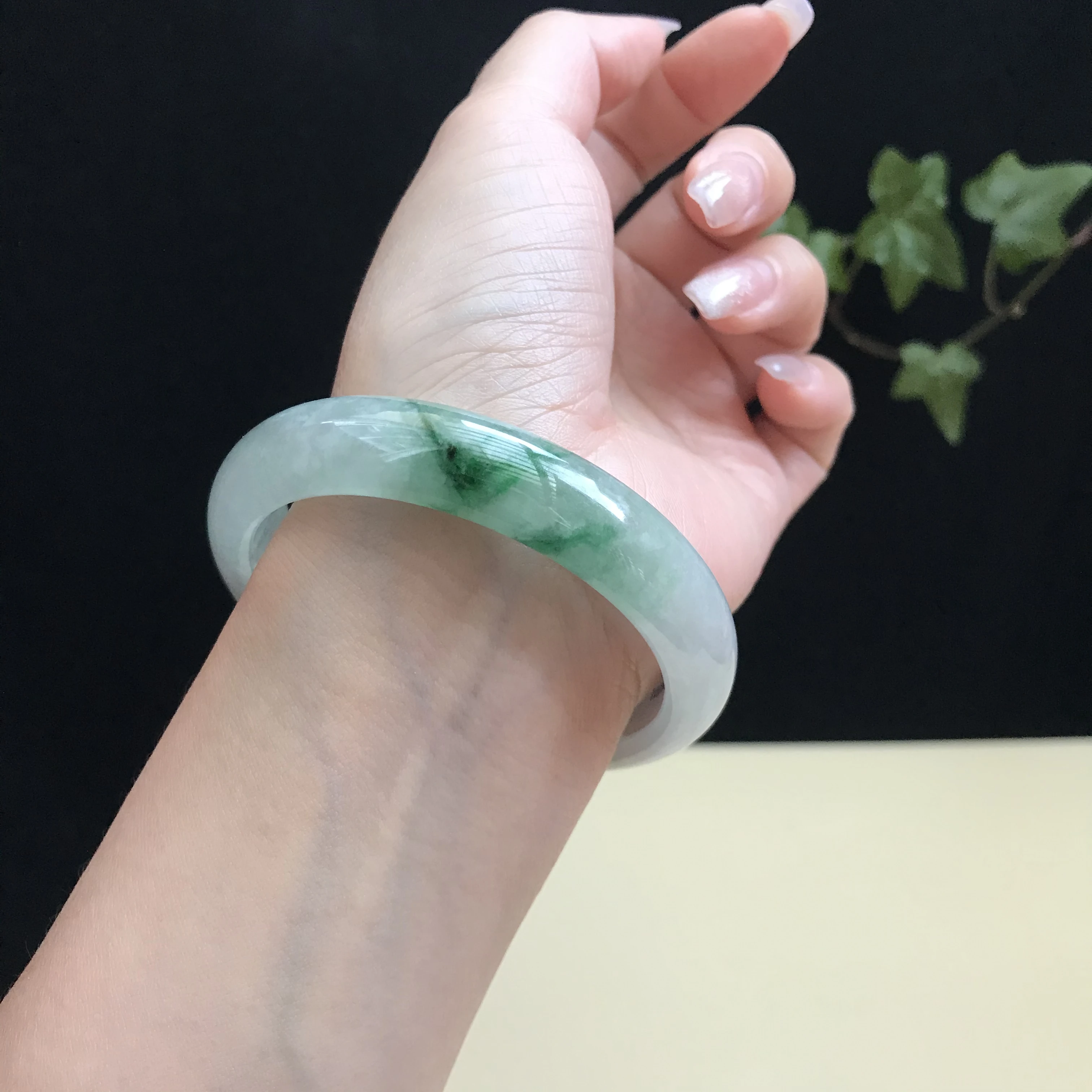 Burma 100%Genuine High-end Jadeite Bracelet Jewelry Jade Bangles For Women 58mm (With Certificate)
Burma 100%Genuine High-end Jadeite Bracelet Jewelry Jade Bangles For Women 58mm (With Certificate)