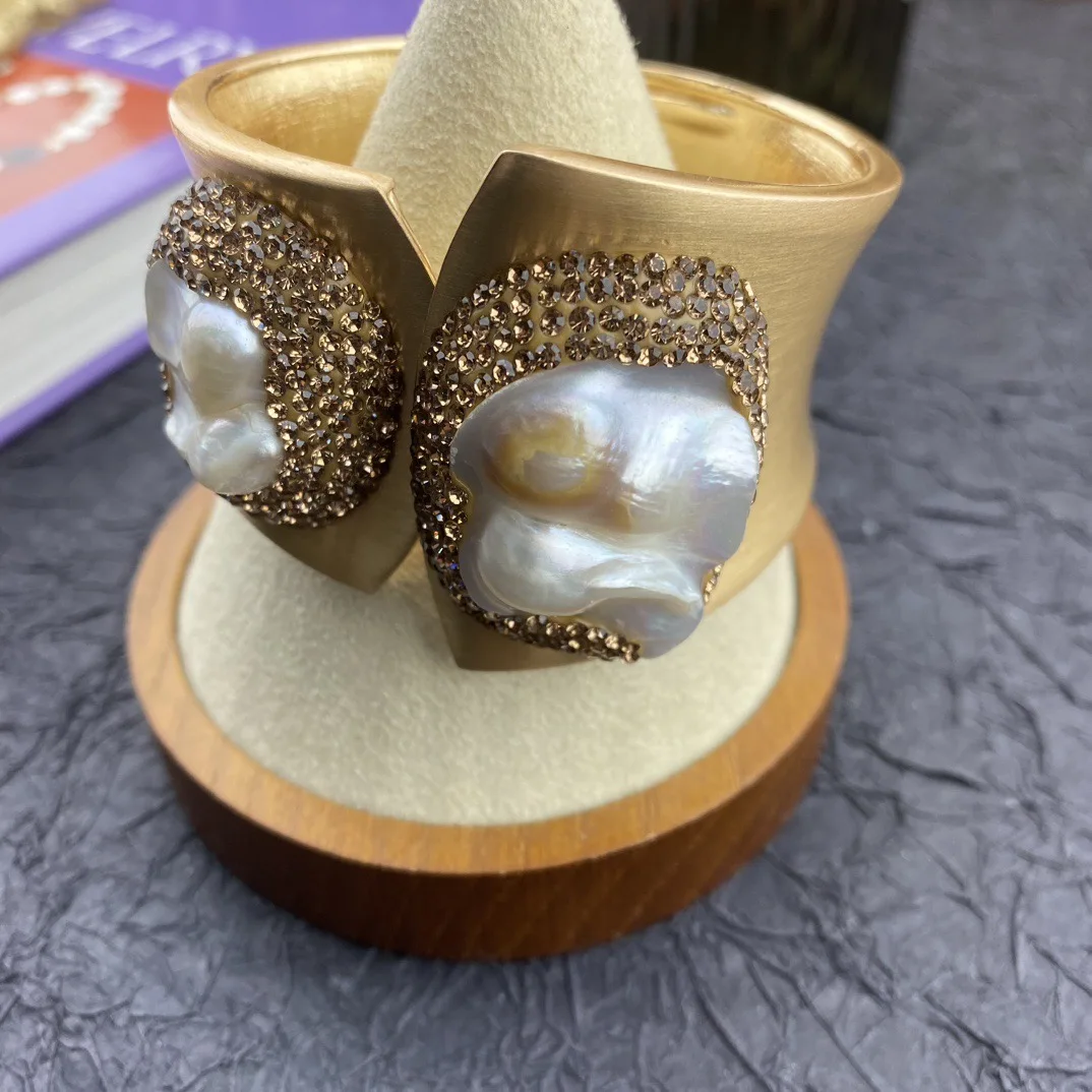 Браслет модный Индивидуальный Ретро атмосферный темперамент Женский Роскошные открытые аксессуары браслеты оптовая продажа Украшений
Браслет модный Индивидуальный Ретро атмосферный темперамент Женский Роскошные открытые аксессуары браслеты оптовая продажа Украшений