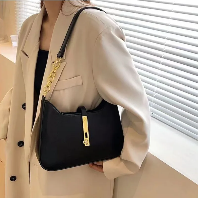 High Grade, Light Luxury, Simple Chain, Women's New Spring, Large Capacity Fashionable Shoulder Bag Casual Tote
High Grade, Light Luxury, Simple Chain, Women's New Spring, Large Capacity Fashionable Shoulder Bag Casual Tote