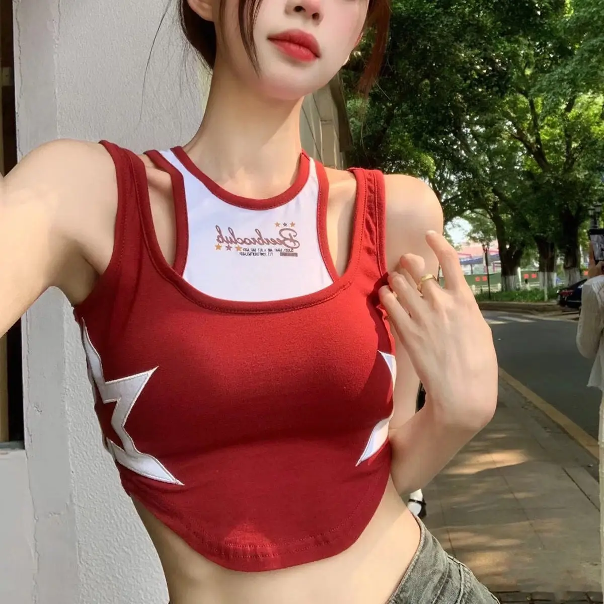 American retro Spicy Girl Tank Top Female 2023 Summer Star Design Embroidered red Outwear gothic y2k crop top women clothes
American retro Spicy Girl Tank Top Female 2023 Summer Star Design Embroidered red Outwear gothic y2k crop top women clothes
