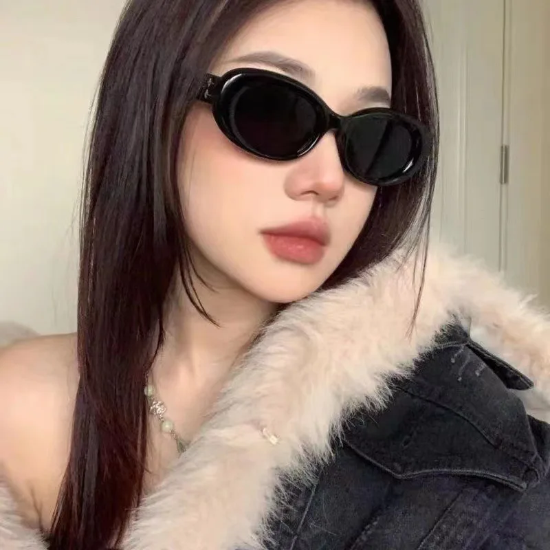 New GM sunglasses Sunglasses advanced sense round face concave shape Oval Spice Korean version of Internet red retro trend
New GM sunglasses Sunglasses advanced sense round face concave shape Oval Spice Korean version of Internet red retro trend