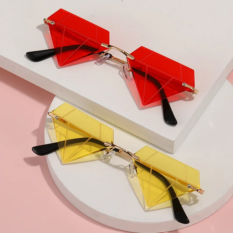 sunglasses wholesale European and American personalized small frame sunglasses live broadcast irregular funny diamond glasses
sunglasses wholesale European and American personalized small frame sunglasses live broadcast irregular funny diamond glasses