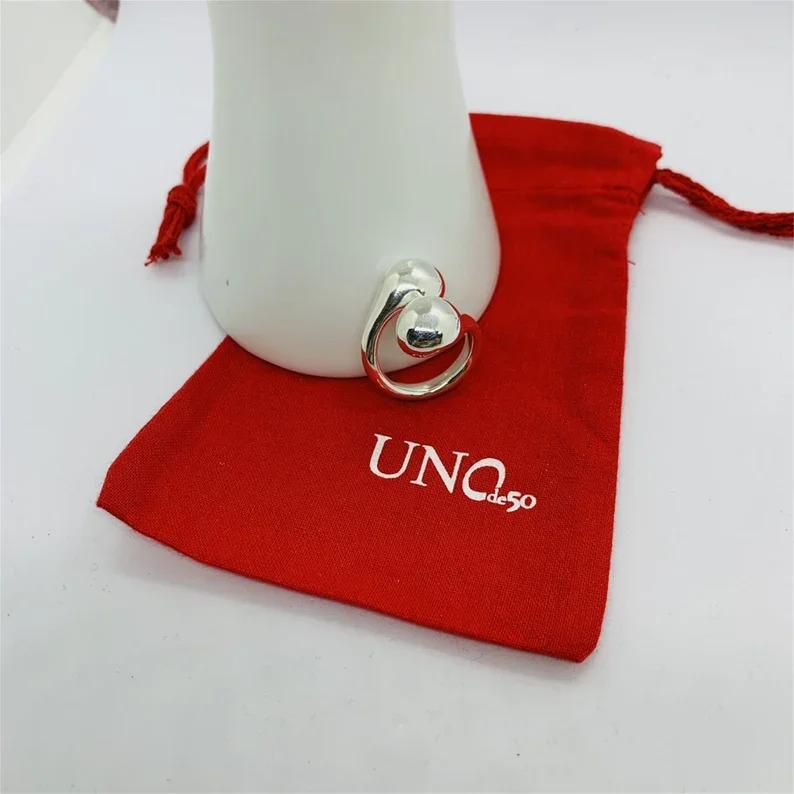 

2024 UNode50 European and American Creative Design High Quality Exquisite Women's Ring Romantic Holiday Jewelry Gift Bag