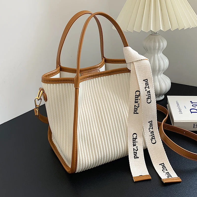 New Fashion Women Crossbody Bucket Bags Solid Color PU Leather Pleated Composite Bag Korean Casual Female Shopping Handbags
New Fashion Women Crossbody Bucket Bags Solid Color PU Leather Pleated Composite Bag Korean Casual Female Shopping Handbags