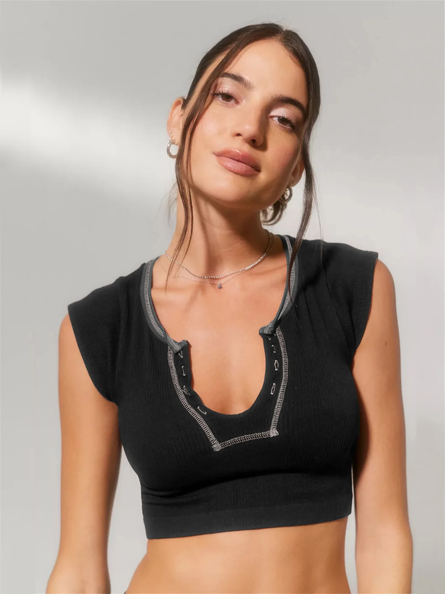 Ladies Summer Solid Color Screw Thread Knitted Thread T-Shirt Woman Fallow Slim Top T-Shirt Street Hipster Fashion Style
Ladies Summer Solid Color Screw Thread Knitted Thread T-Shirt Woman Fallow Slim Top T-Shirt Street Hipster Fashion Style