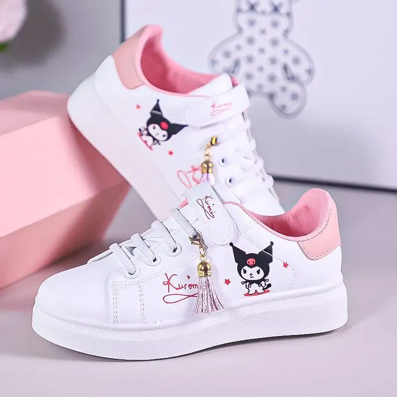Кроссовки Sanrio Kuromi с бахромой, удобная спортивная обувь с аниме рисунком My Melody, мягкая подошва, милый мультяшный рисунок, белые, оптовая продажа
Кроссовки Sanrio Kuromi с бахромой, удобная спортивная обувь с аниме рисунком My Melody, мягкая подошва, милый мультяшный рисунок, белые, оптовая продажа