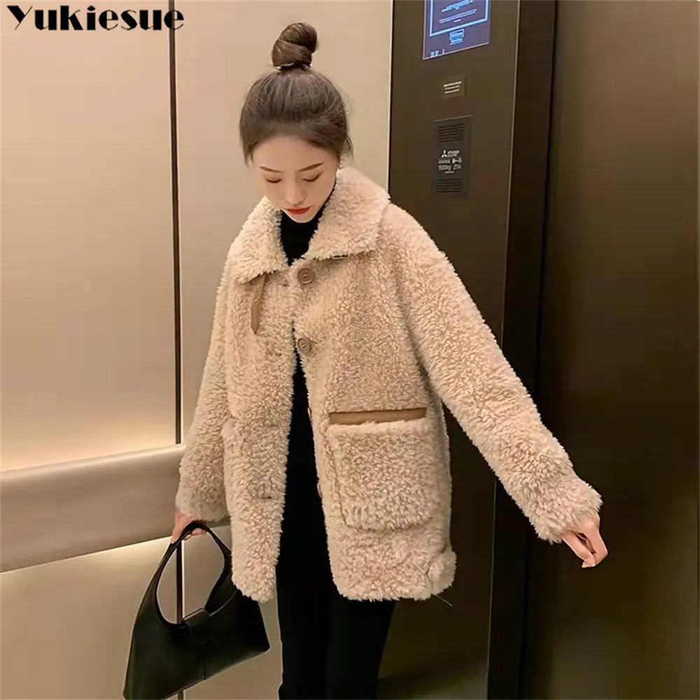 2022 Autumn Winter New Korean Fashion Faux Lamb Fur Long Sleeve Solid Color Vintage Thickening Warm Coat Lamb Fur Women's Coat 
2022 Autumn Winter New Korean Fashion Faux Lamb Fur Long Sleeve Solid Color Vintage Thickening Warm Coat Lamb Fur Women's Coat