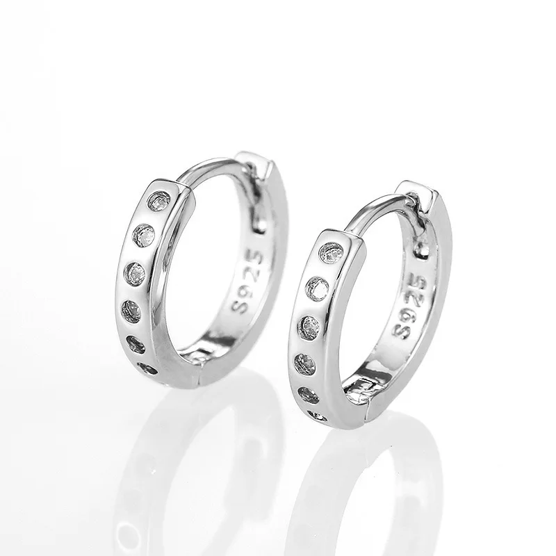 Fashion simple small and pure and fresh, retaining ring plating micro inlay zircon earrings goods
Fashion simple small and pure and fresh, retaining ring plating micro inlay zircon earrings goods