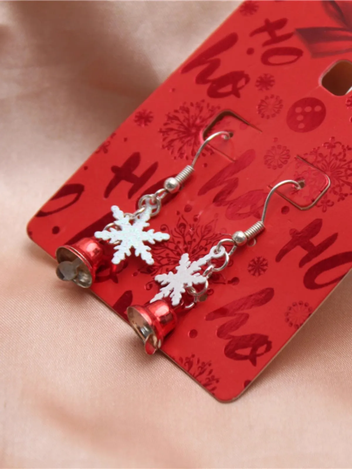 2023 New Design Colorful Jingle Bell Christmas Snowflake Drop Earrings for Women Fashion Jewelry Dangle Earrings Xmas Gift
2023 New Design Colorful Jingle Bell Christmas Snowflake Drop Earrings for Women Fashion Jewelry Dangle Earrings Xmas Gift