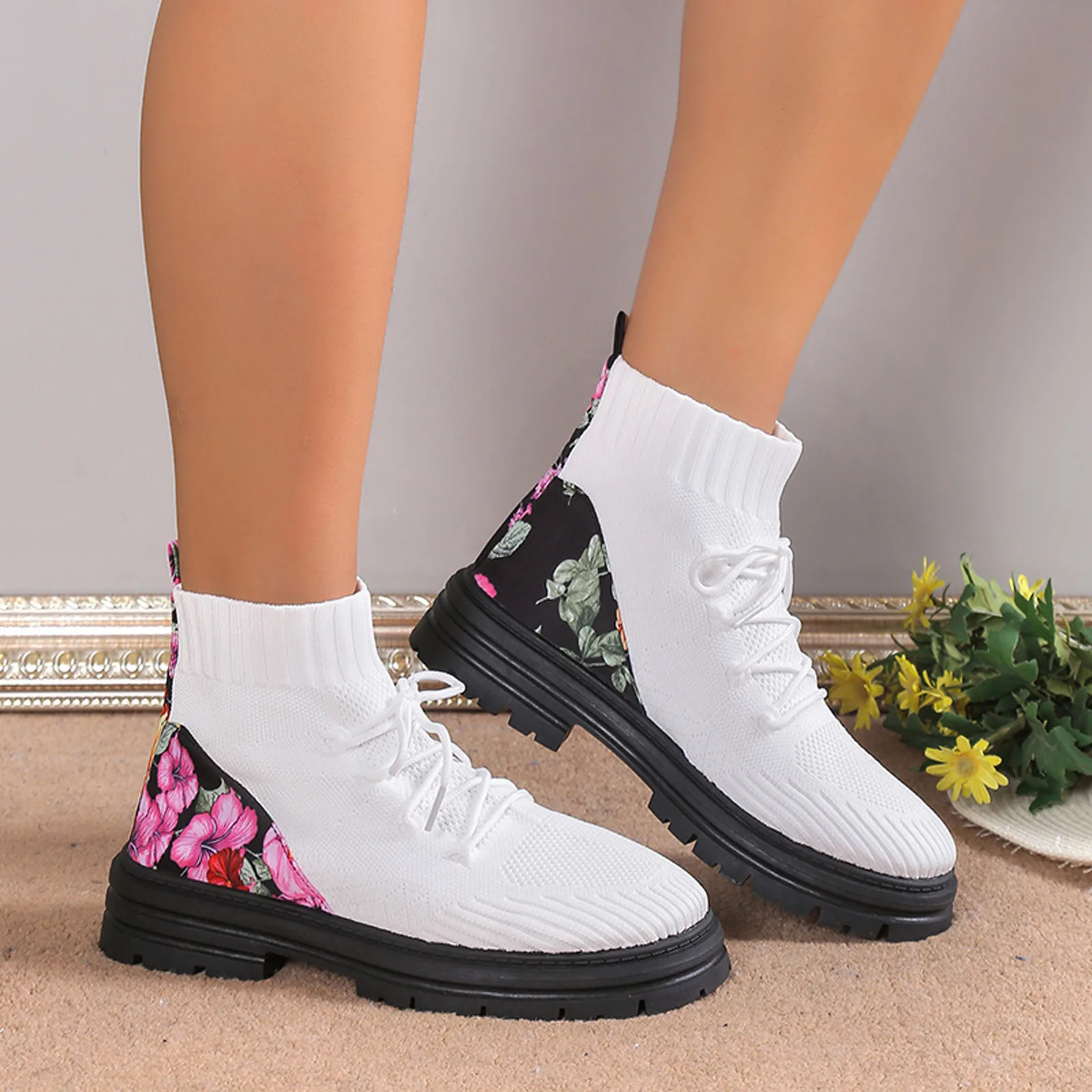 Women Mesh Short Boots Autumn Square Heels Slip On Flowers Prints Short Round Toe Shoes Booties Thick Warm High Heel Ankle Boots
Women Mesh Short Boots Autumn Square Heels Slip On Flowers Prints Short Round Toe Shoes Booties Thick Warm High Heel Ankle Boots