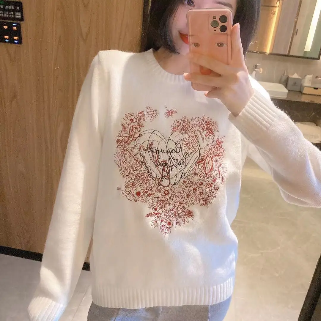 Joker temperament of autumn love embroidery cashmere sweater round neck long sleeve pullovers female WJILSWEET1316
Joker temperament of autumn love embroidery cashmere sweater round neck long sleeve pullovers female WJILSWEET1316