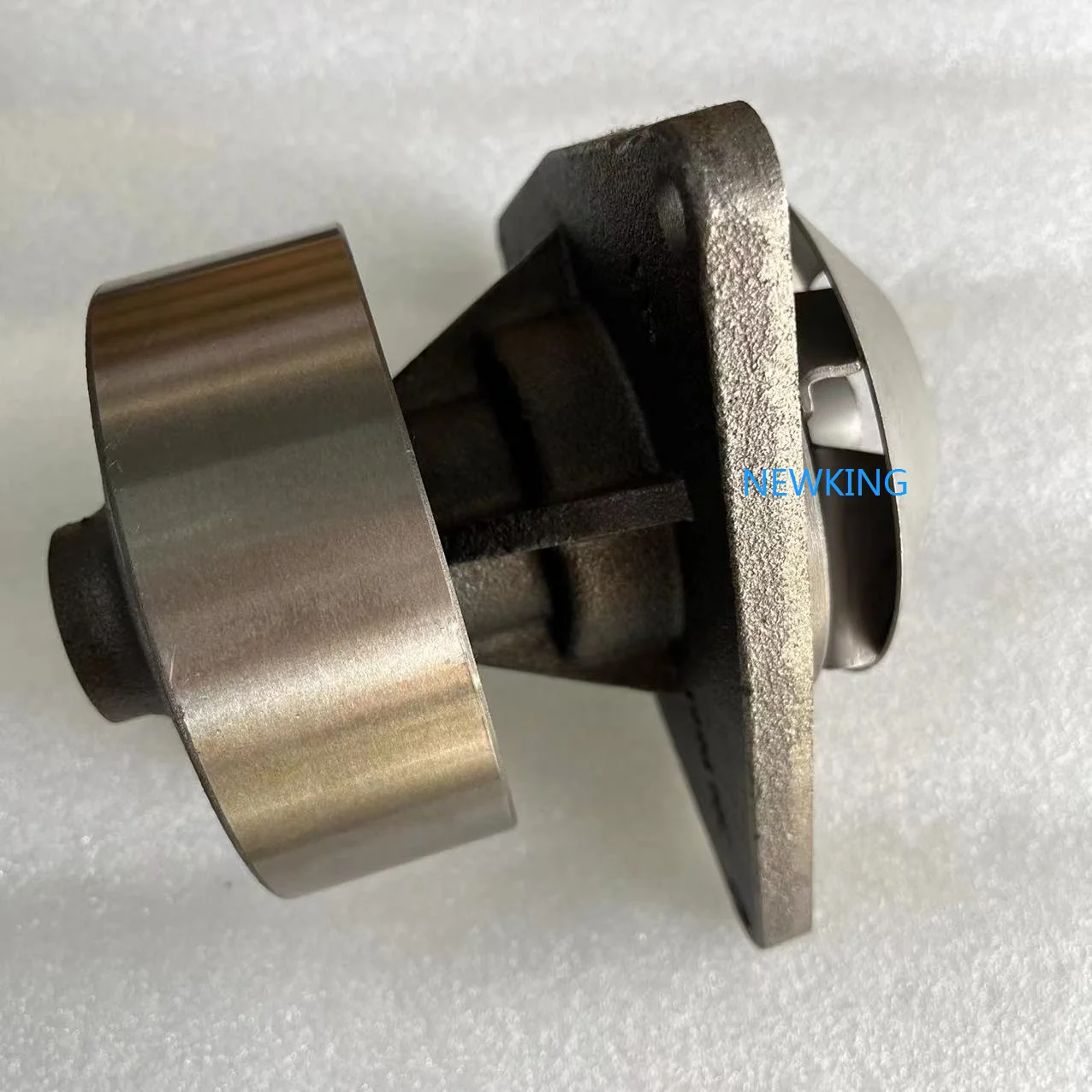 Water pump 3415366 Cummins diesel engine parts 6CT 5.9L 8.0 8.3L 240p for Hyundai excavator R300-5 3285323 3800974
Water pump 3415366 Cummins diesel engine parts 6CT 5.9L 8.0 8.3L 240p for Hyundai excavator R300-5 3285323 3800974