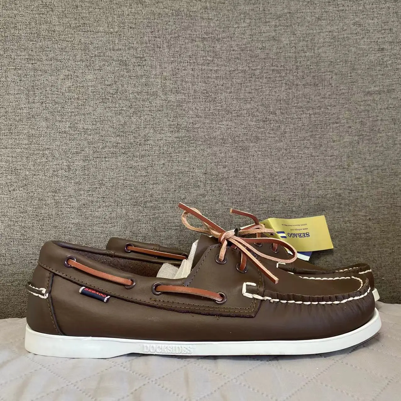 

Мужские Аутентичные туфли seбаго Docksides, кожаные топ-сайдеры премиум-класса на шнуровке с заостренным носком, 2024E08