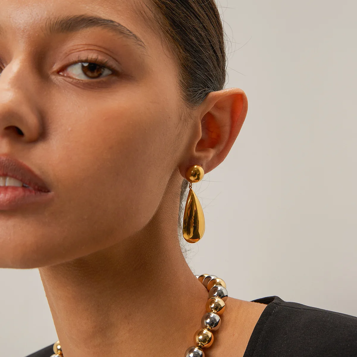PAPERPLUS | Waterdrop Earrings 2024. Women Gold Stainless Steel Thick Chunky Ear Jewelry. Smooth Metal.New Collection 2024
PAPERPLUS | Waterdrop Earrings 2024. Women Gold Stainless Steel Thick Chunky Ear Jewelry. Smooth Metal.New Collection 2024